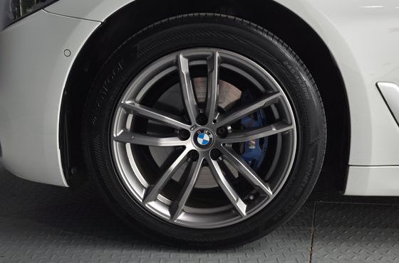 BMW 5-Series 530i xDrive M Sport Package Plus — пробег 102 687 км — фото 5 из 5