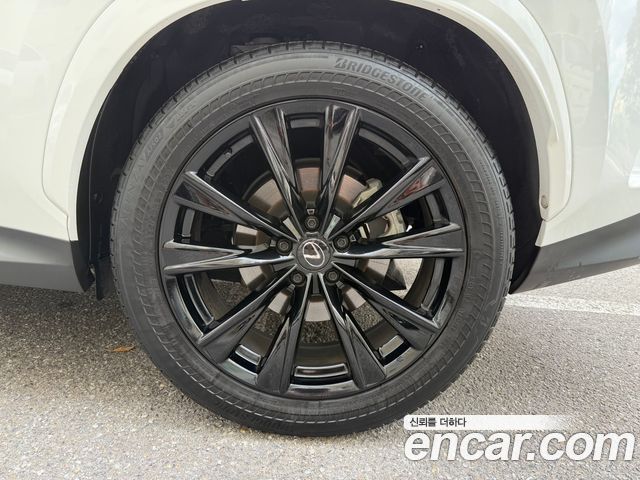 Lexus NX F-Sport — пробег 30 300 км — фото 5 из 5