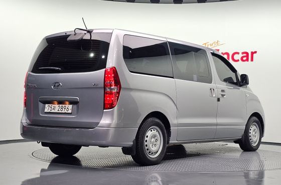 Hyundai Starex 12-Seater Wagon Smart — пробег 96 008 км — фото 2 из 5