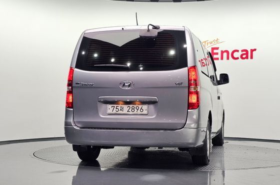 Hyundai Starex 12-Seater Wagon Smart — пробег 96 008 км — фото 4 из 5