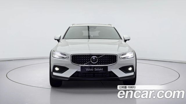 Volvo V60 B5 Ultra AWD — пробег 280 км — фото 2 из 5
