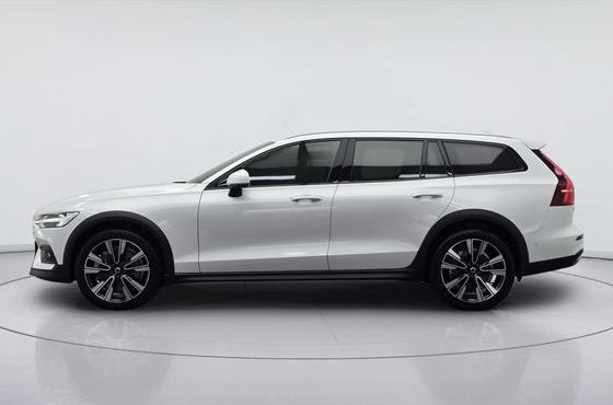 Volvo V60 B5 Ultra AWD — пробег 280 км — фото 3 из 5