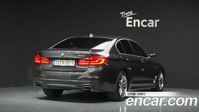 BMW 5-Series 520i M Sport — пробег 70 282 км — фото 2 из 5