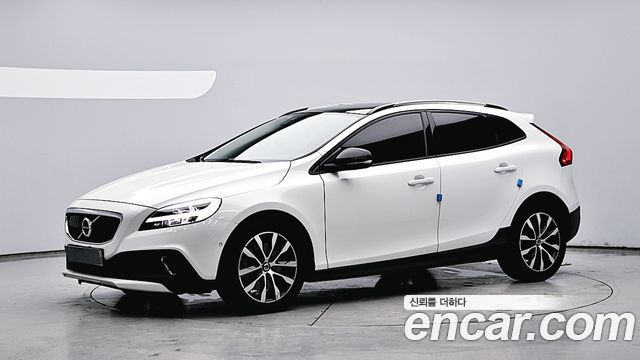 Volvo V40 D3 — пробег 79 249 км — фото 1 из 5