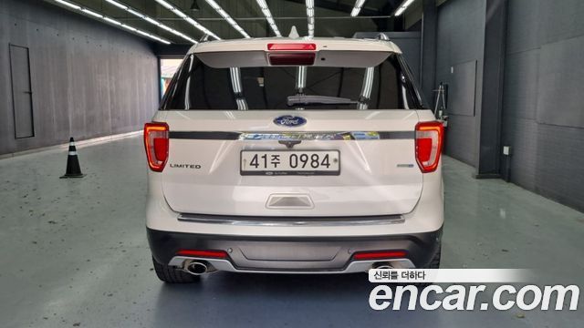 Ford Explorer 2.3 Limited 4WD 5th — пробег 88 499 км — фото 3 из 5