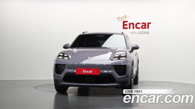 Porsche Macan Base 4 — пробег 1 976 км — фото 3 из 5