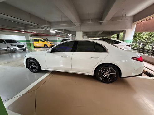 Mercedes-Benz E-Class E300 4MATIC AMG Line — пробег 4 750 км — фото 4 из 5