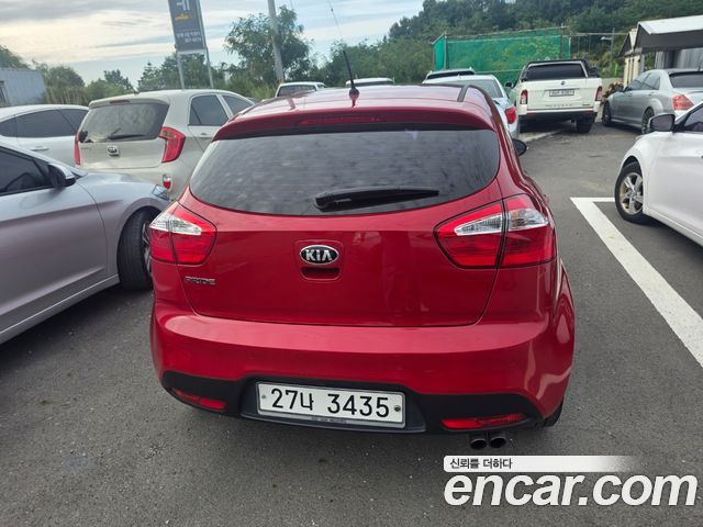 Kia pride 1.6 GDI Hatchback Luxury — пробег 51 000 км — фото 4 из 5