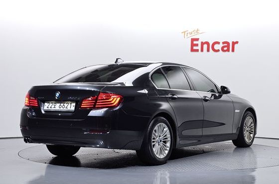 BMW 5-Series 520d xDrive — пробег 124 865 км — фото 2 из 5