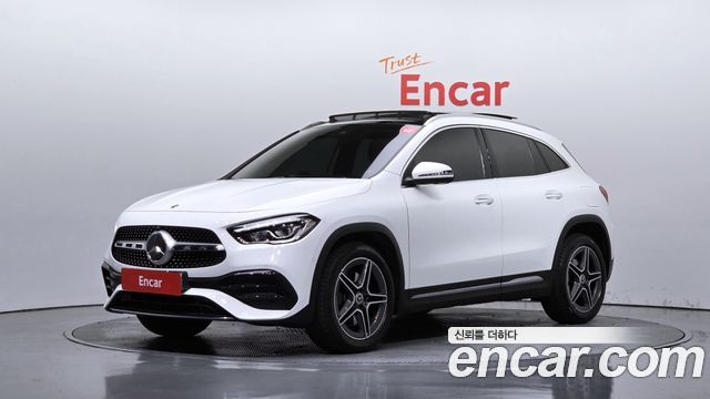 Mercedes-Benz GLA-Class GLA250 4MATIC — пробег 39 763 км — фото 1 из 5
