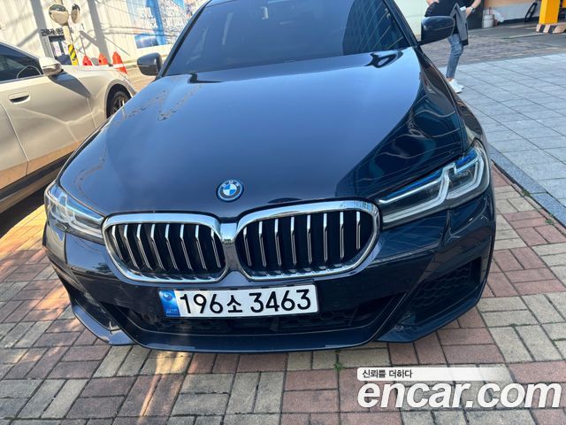 BMW 5-Series 530e M Sport — пробег 66 540 км — фото 1 из 5