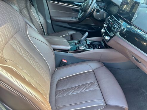 BMW 5-Series 530e M Sport — пробег 66 540 км — фото 3 из 5