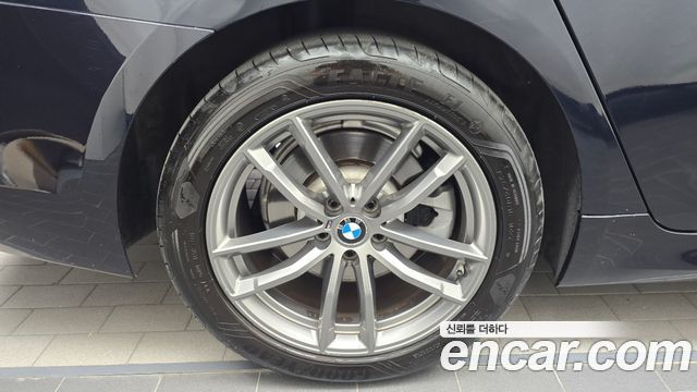BMW 5-Series 520d xDrive M Sport Package Plus — пробег 244 170 км — фото 5 из 5