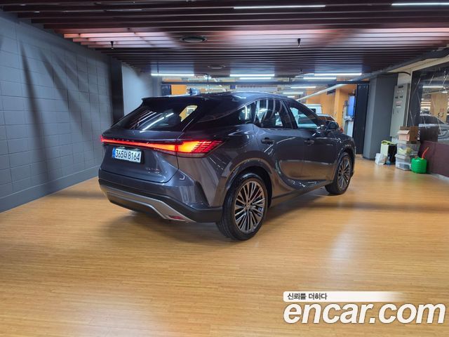 Lexus RX Premium — пробег 2 649 км — фото 2 из 5