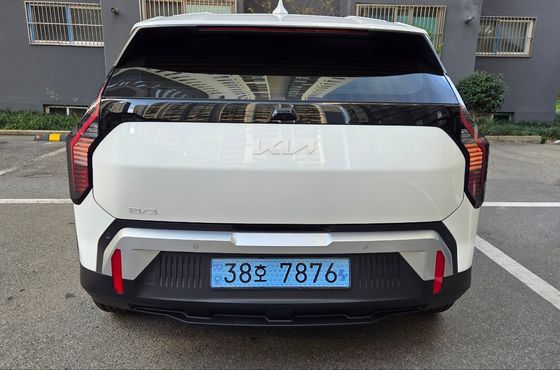 Kia EV3 Long Range 2WD AIr — пробег 18 000 км — фото 4 из 5