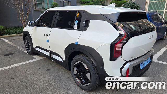 Kia EV3 Long Range 2WD AIr — пробег 18 000 км — фото 5 из 5