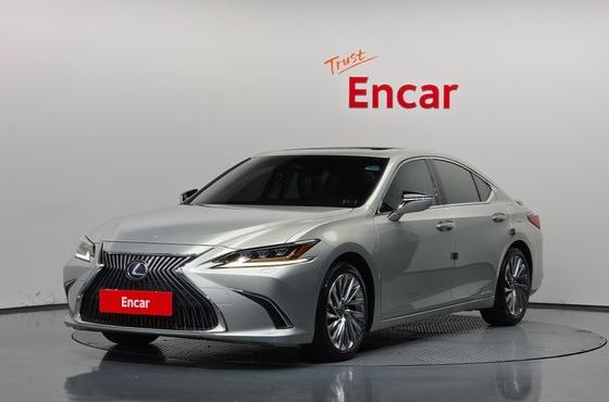 Lexus ES Executive — пробег 7 153 км — фото 1 из 5