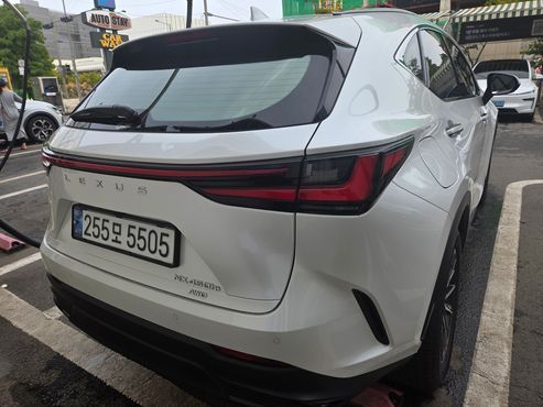 Lexus NX Premium — пробег 30 000 км — фото 2 из 5