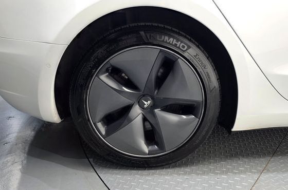 Tesla Model 3 Standard Range Plue RWD — пробег 172 971 км — фото 5 из 5