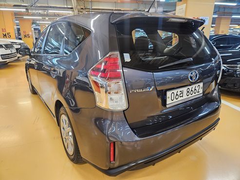 Toyota Prius 1.8 — пробег 126 722 км — фото 2 из 5