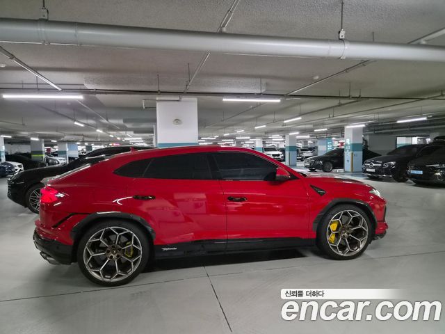 Lamborghini Urus 4.0 V8 Performante — пробег 11 500 км — фото 2 из 5