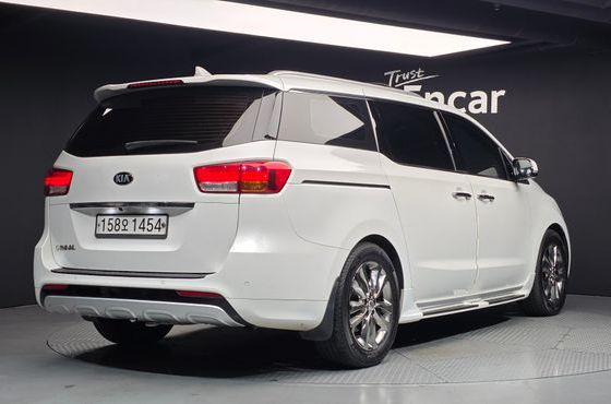 Kia Carnival 9-seater Noblesse — пробег 245 223 км — фото 2 из 5