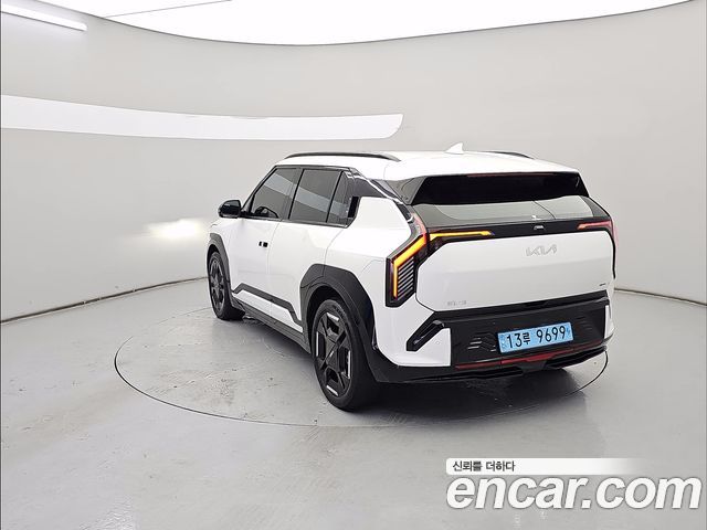 Kia EV3 Long Range 2WD GT Line — пробег 45 336 км — фото 2 из 5