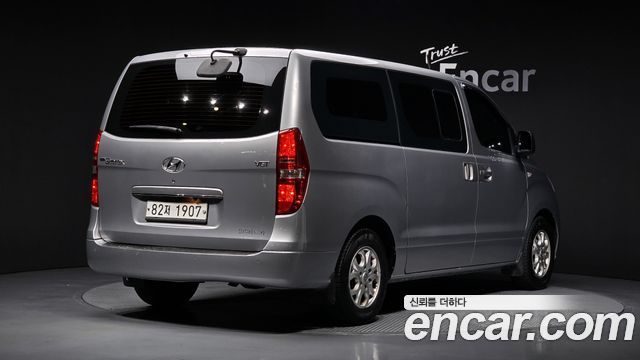 Hyundai Starex 5-Seater VAN CVX Luxury — пробег 215 068 км — фото 2 из 5