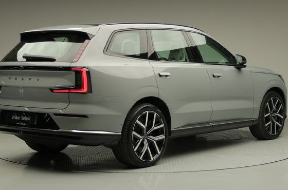 Volvo EX90 Twin Motor Performance Ultra 6-Seater — пробег 860 км — фото 4 из 5