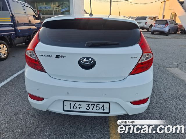 Hyundai Accent WIT 1.6 GDI Premium — пробег 124 798 км — фото 4 из 5