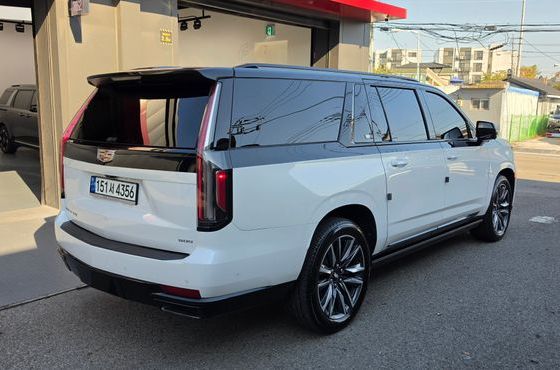 Cadillac Escalade 6.2 ESV ESV Sports Platinum — пробег 41 705 км — фото 2 из 5