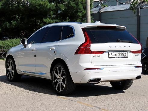 Volvo XC60 D5 Inscription — пробег 241 684 км — фото 3 из 5