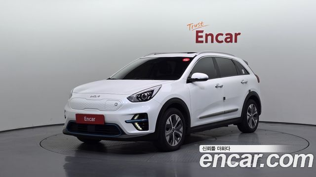 Kia Niro Prestige — пробег 130 705 км — фото 1 из 5