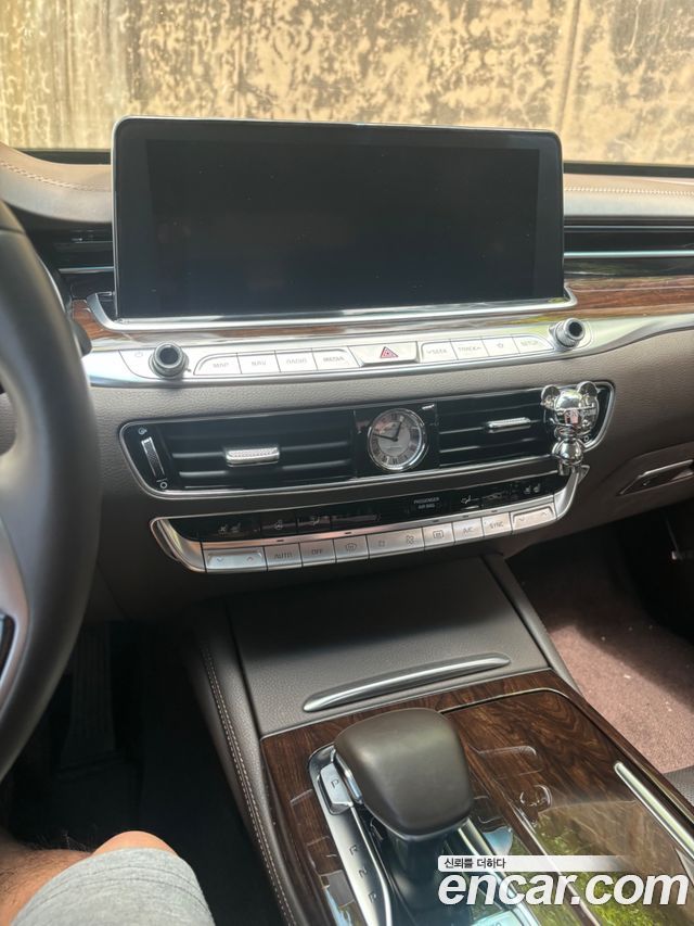 Kia K9 3.8 GDI AWD PlatinumⅡ — пробег 77 000 км — фото 3 из 5