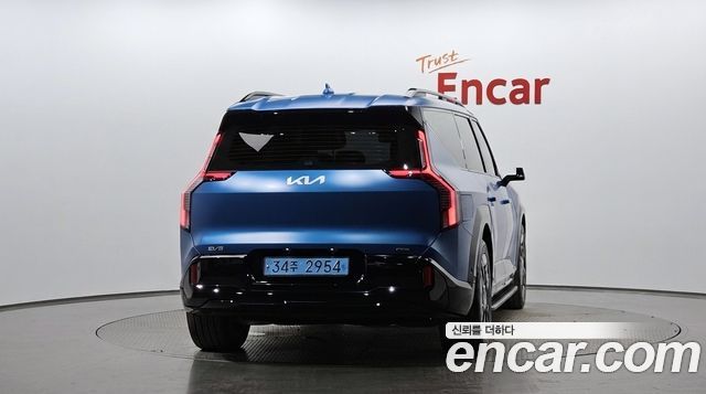 Kia EV9 Long Range 4WD GT Line — пробег 76 038 км — фото 4 из 5