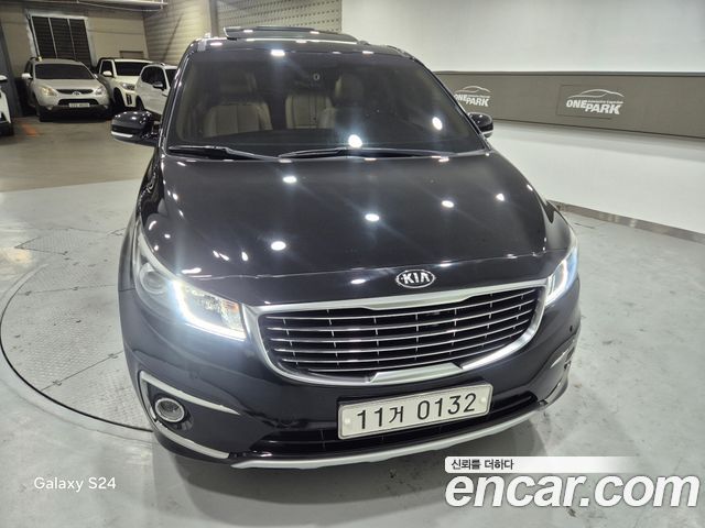 Kia Carnival 7-seater Limousine VIP — пробег 93 138 км — фото 1 из 5