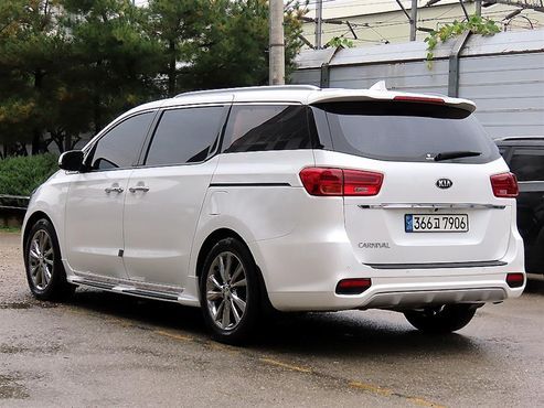 Kia Carnival Gasoline 7-Seater Limousine President — пробег 121 713 км — фото 2 из 5