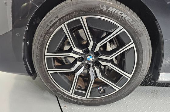 BMW i7 eDrive 50 M Sport — пробег 54 141 км — фото 5 из 5