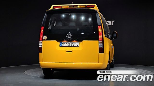 Hyundai Staria L3.5  Kinder Safety Car 11-Seater — пробег 15 310 км — фото 4 из 5