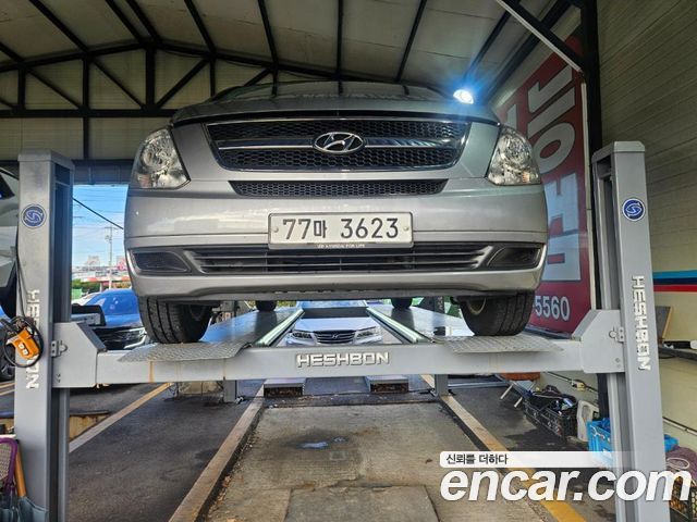 Hyundai Starex 12-Seater Wagon CVX Deluxe — пробег 89 956 км — фото 2 из 4
