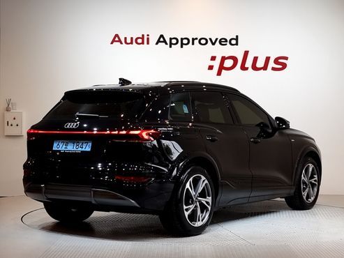 Audi Q6 e-tron S Line — пробег 2 556 км — фото 2 из 5