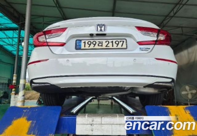 Honda Accord 2.0 Hybrid Touring — пробег 54 365 км — фото 2 из 2