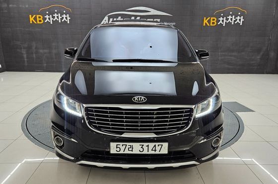 Kia Carnival 9-Seater Noblesse Special — пробег 181 990 км — фото 1 из 5
