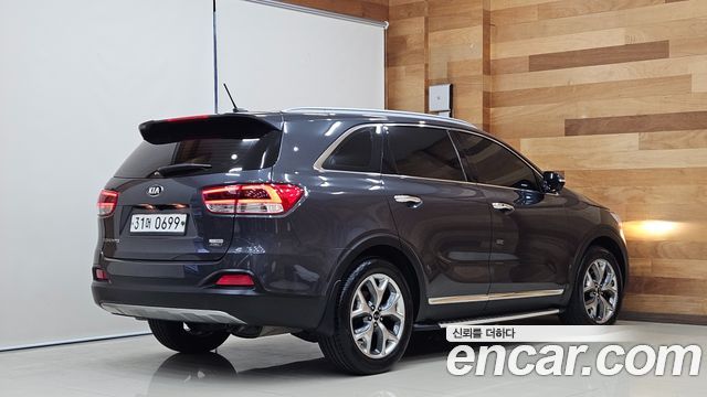 Kia Sorento Diesel 2.0 2WD Prestige — пробег 183 786 км — фото 2 из 5
