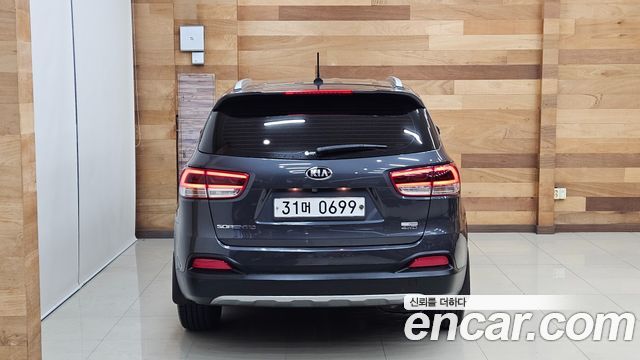Kia Sorento Diesel 2.0 2WD Prestige — пробег 183 786 км — фото 4 из 5