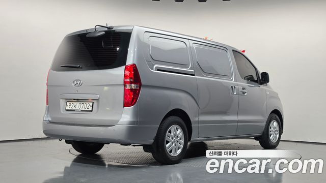 Hyundai Starex Van 3-Seater Smart — пробег 90 538 км — фото 2 из 5