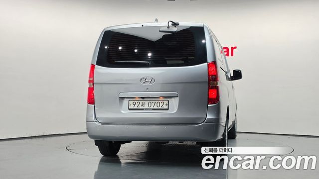 Hyundai Starex Van 3-Seater Smart — пробег 90 538 км — фото 4 из 5