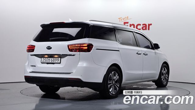 Kia Carnival из Кореи Encar