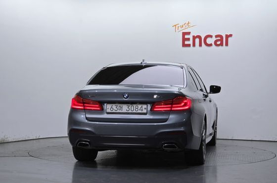 BMW 5-Series 530i xDrive M Sport Package Plus — пробег 130 315 км — фото 4 из 5