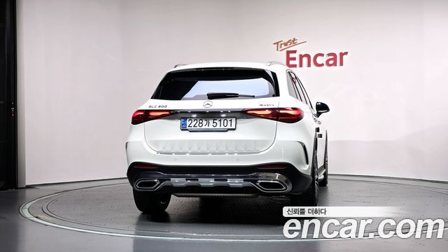 Mercedes-Benz GLC-Class GLC300 4MATIC AMG Line — пробег 17 817 км — фото 4 из 5
